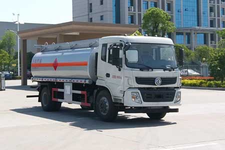 16.8方專威牌HTW5180GYYERQ型運油車