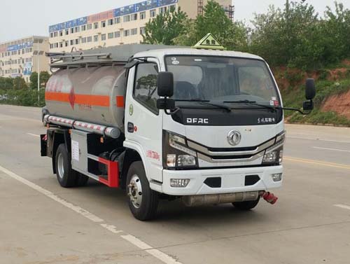 國六東風(fēng)多利卡4-5噸加油油罐車