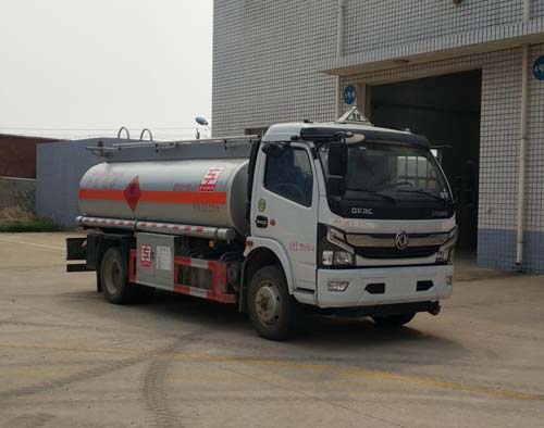 東風(fēng)東風(fēng)多利卡國(guó)六加油車(chē)8.5方